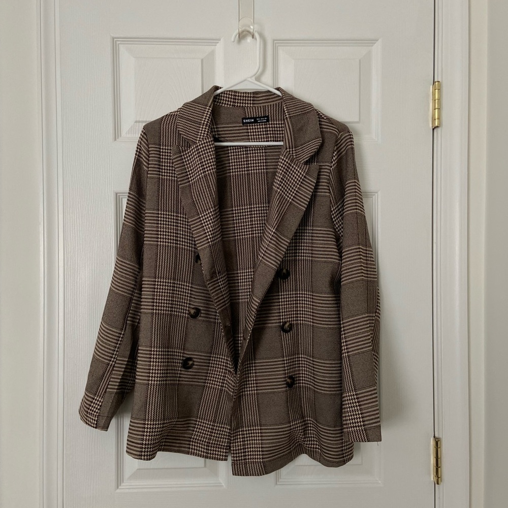 brown oversized blazer